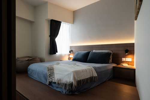 Contemporary Bedroom at Guilin View