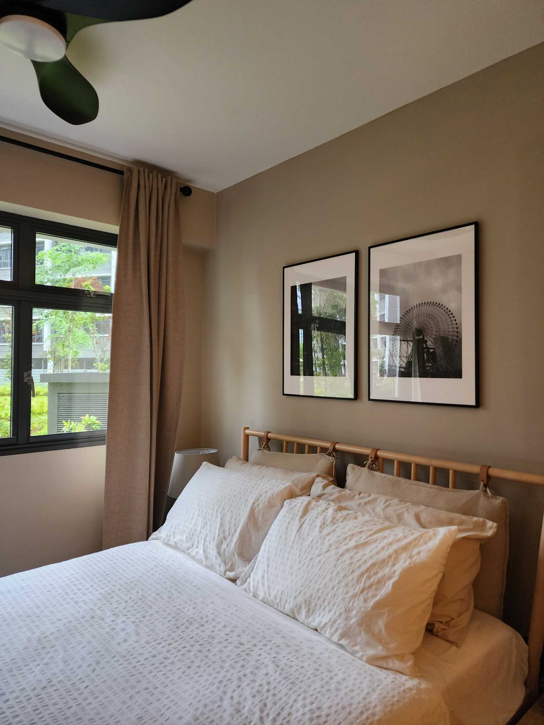 Scandinavian Bedroom with Vinyl Flooring and Homogeneous Tiles