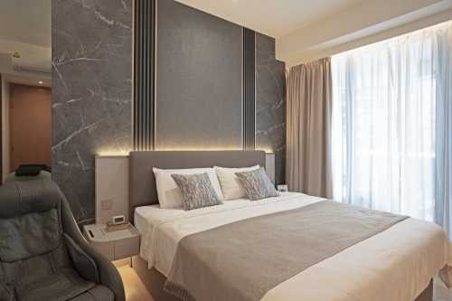 Modern Bedroom at Marina Bay Suites