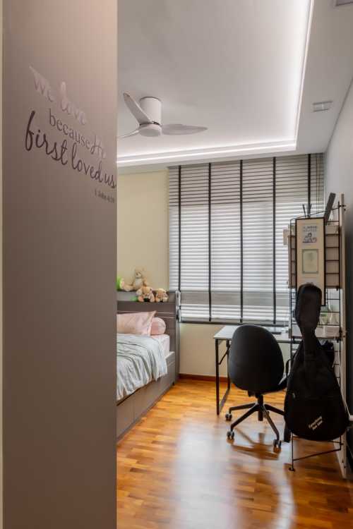 Contemporary Bedroom at blk 17 woodland drive 72