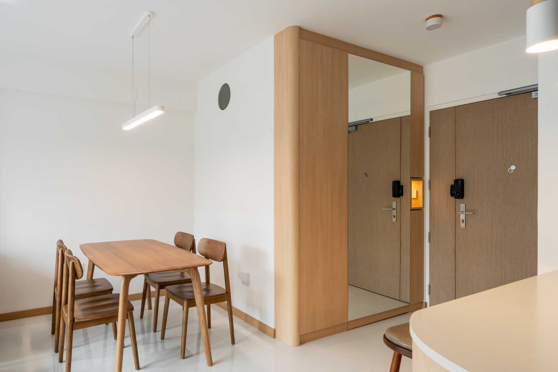 Scandinavian Dining Room with Dining Table and Dining Chairs