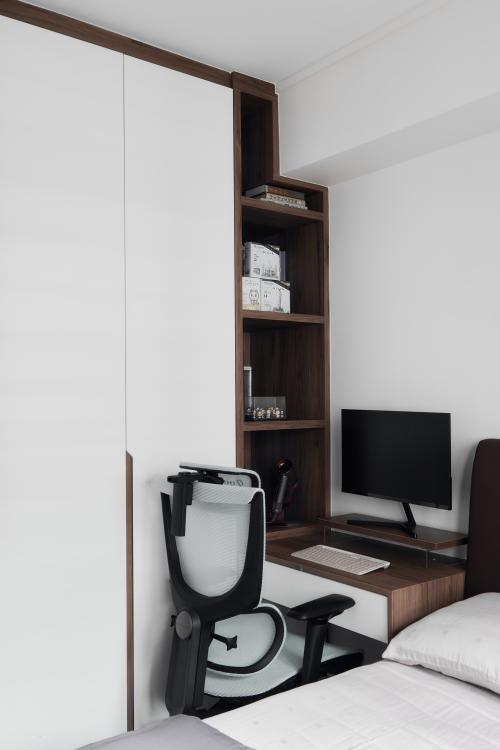 Modern Bedroom at 492b tampines ave 8