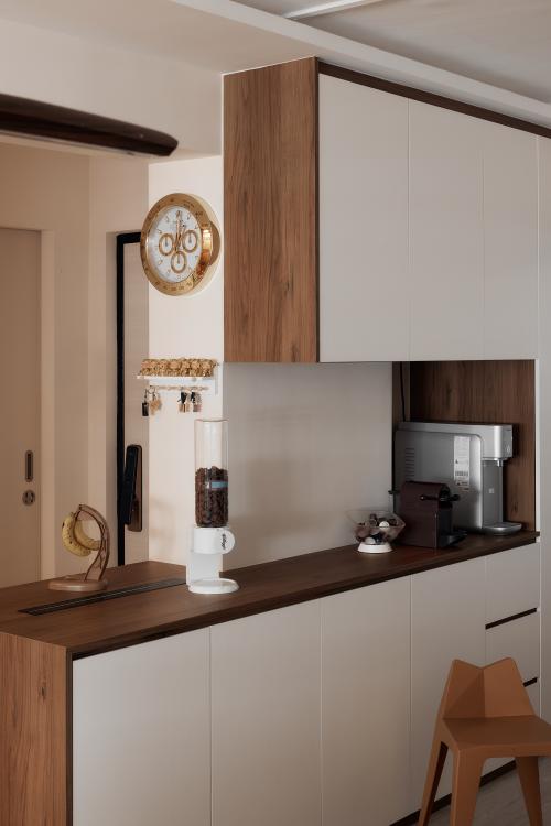 Modern Kitchen at 492b tampines ave 8
