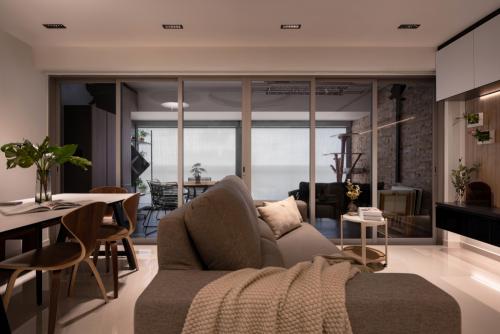 Modern Living Room at The Peak