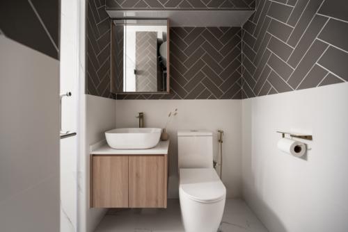 Scandinavian Bathroom at Bukit Batok West