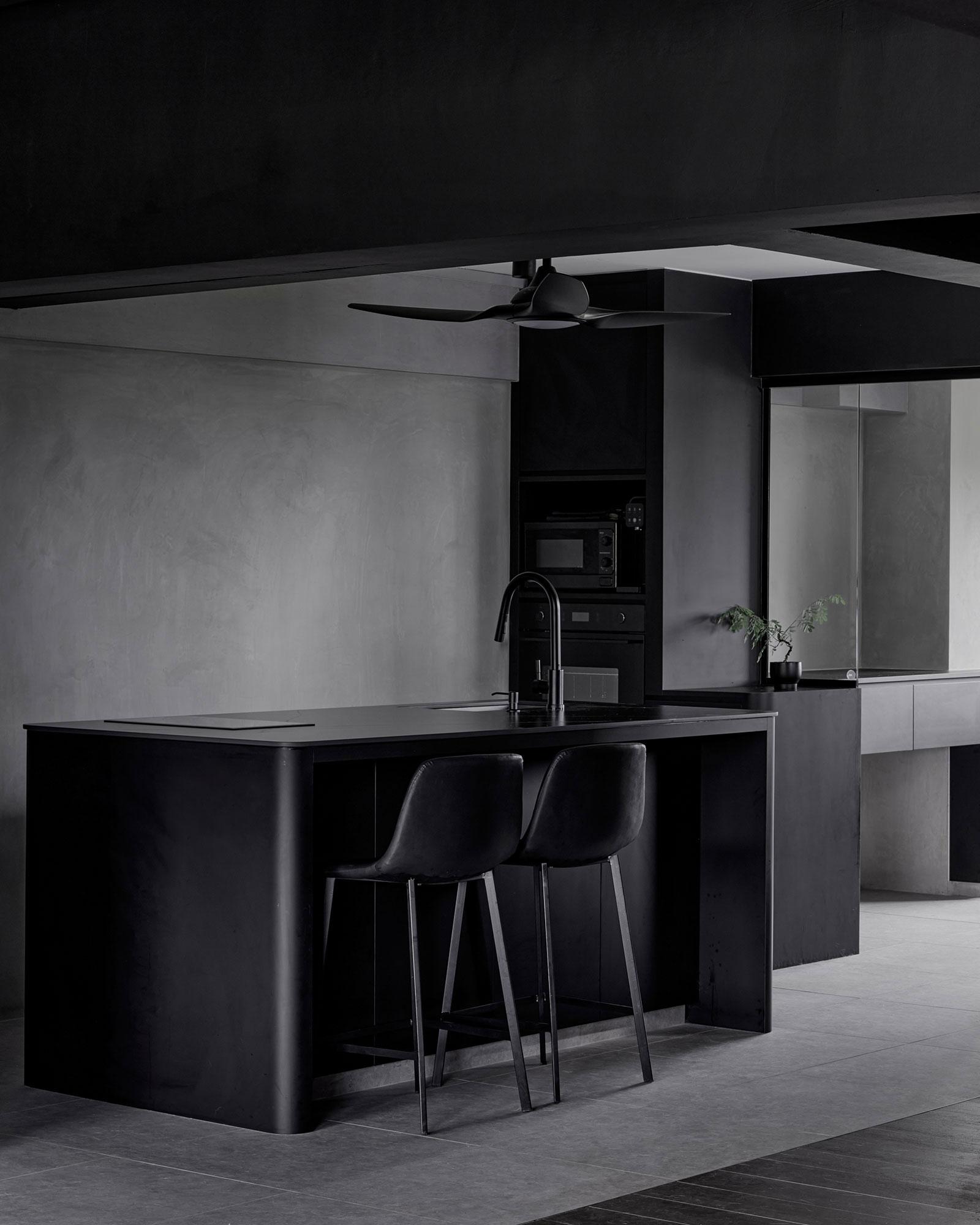 Contemporary Kitchen with Countertop and Homogeneous Tiles