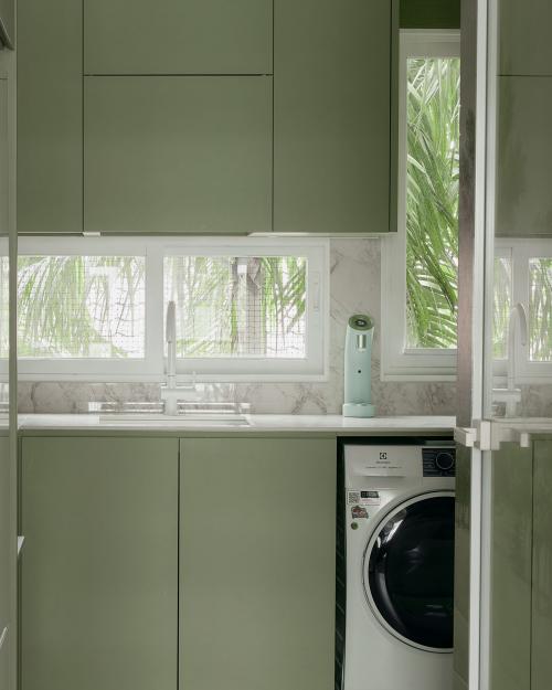 Contemporary Kitchen at 388 Uber