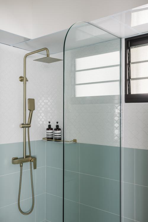 Modern Bathroom at 278A Compassvale Bow