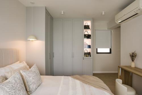 Modern Bedroom at 278A Compassvale Bow