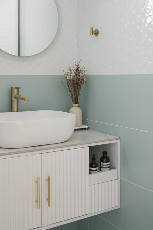 Modern Bathroom at 278A Compassvale Bow