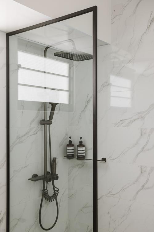 Modern Bathroom at 278A Compassvale Bow