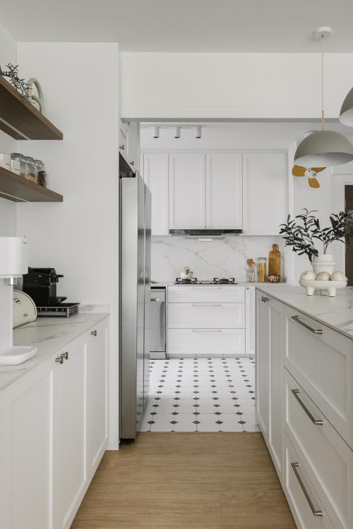 Modern Kitchen at 278A Compassvale Bow