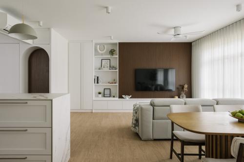 Modern Bedroom at 278A Compassvale Bow