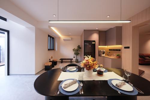 Contemporary Pantry at 66 Mulberry