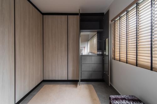 Scandinavian Walk-in Wardrobe at 319 Jurong East