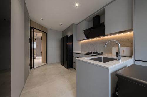 Contemporary Kitchen at Resale 4 Room HDB @ Bukit Purmei