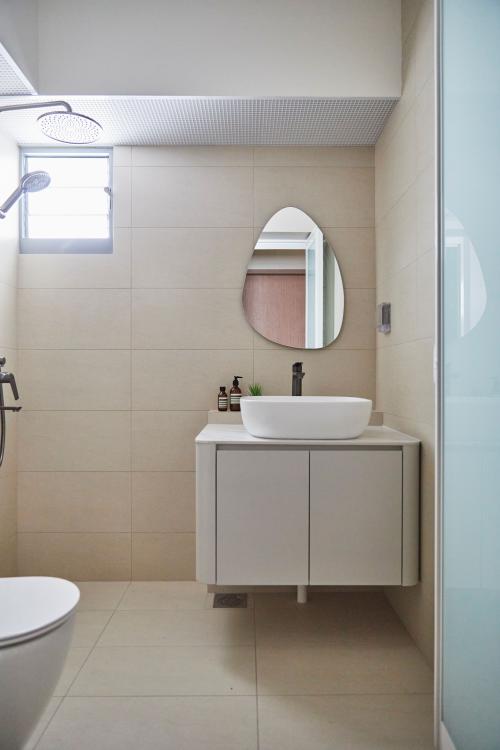 Minimalist Bathroom at 653A Punggol Drive