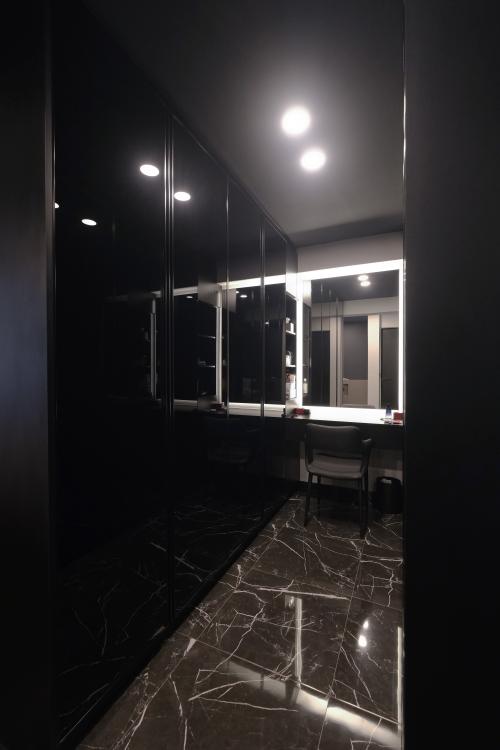 Contemporary Bedroom at 310A Punggol