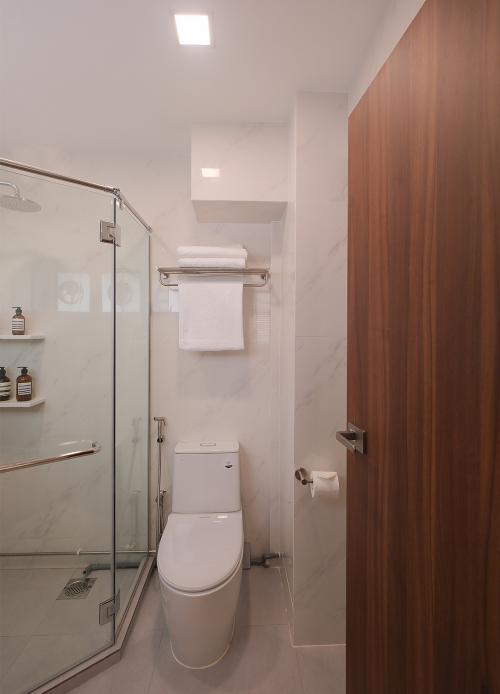 Scandinavian Bathroom at 114 Clementi