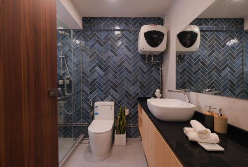 Scandinavian Bathroom at 114 Clementi