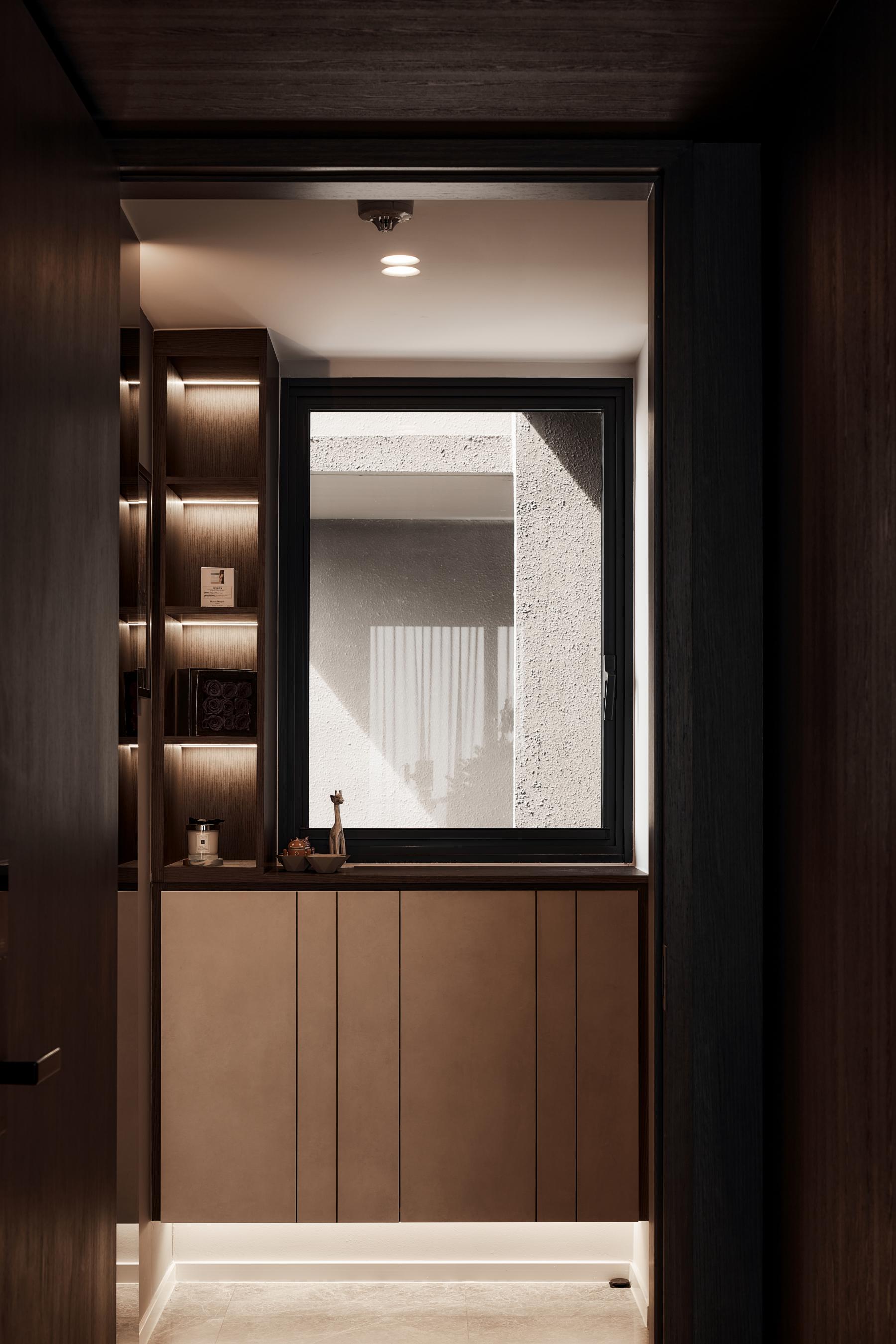 Modern Entryway with Mirror and Shoe Rack