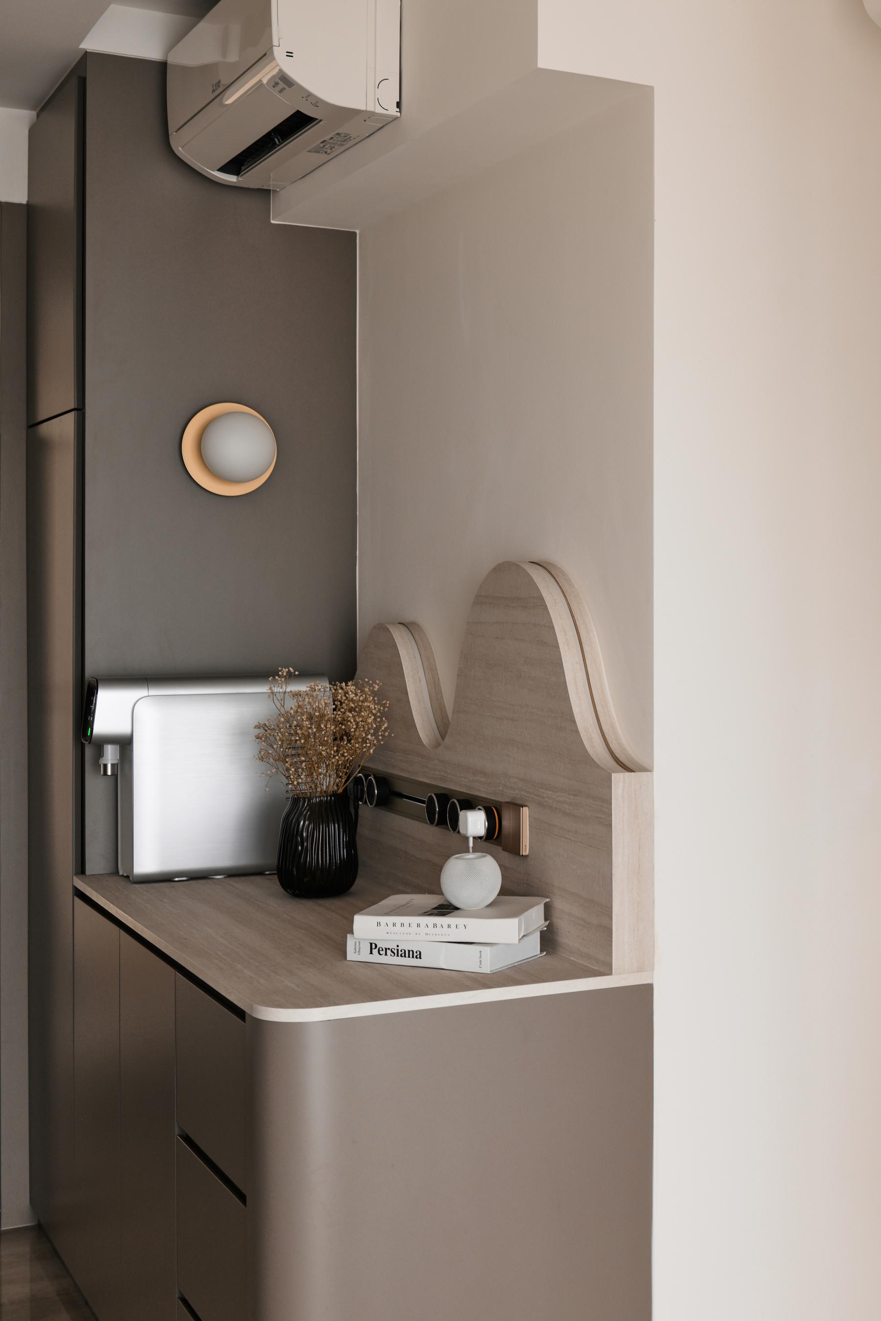 Modern Pantry with Kitchen Island and Drinkware