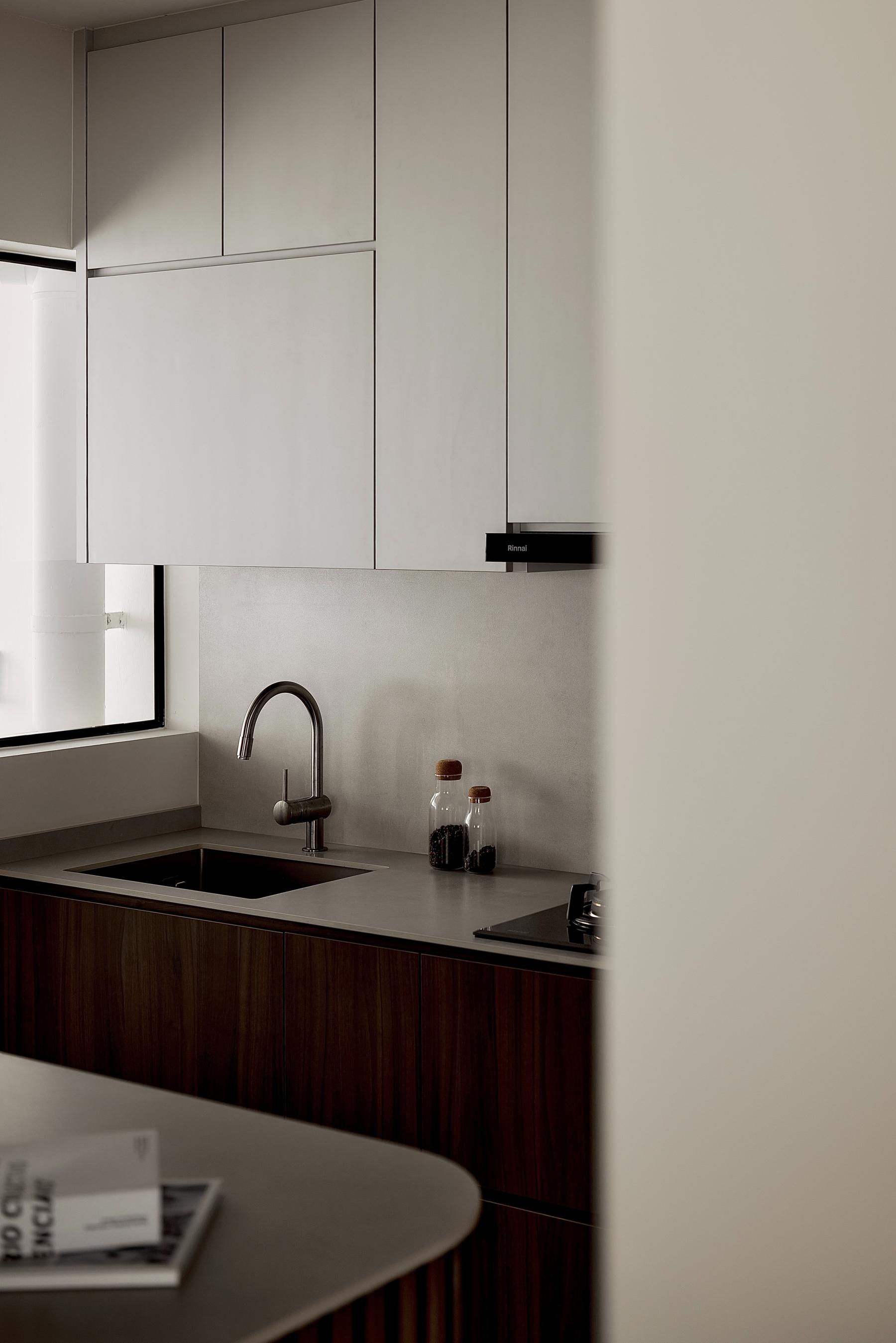 Modern Kitchen with Countertop and Kitchen Window