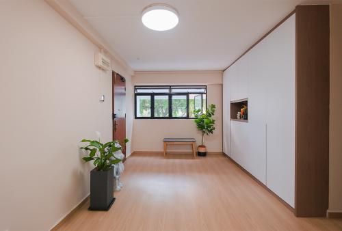 Scandinavian Entryway at 42 Cassia Cresent
