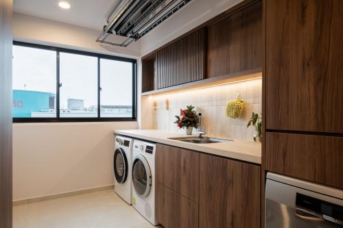 Contemporary Kitchen at Choa Chu Kang