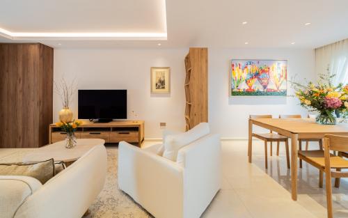 Contemporary Living Room at Choa Chu Kang
