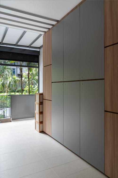 Modern Courtyard at H2O residence