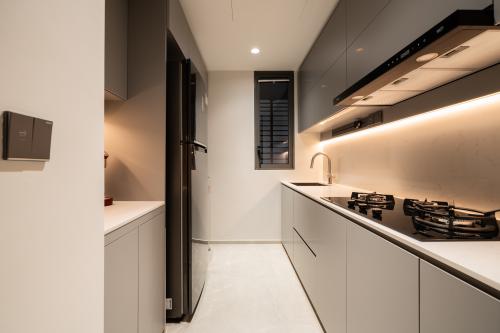 Modern Kitchen at H2O residence