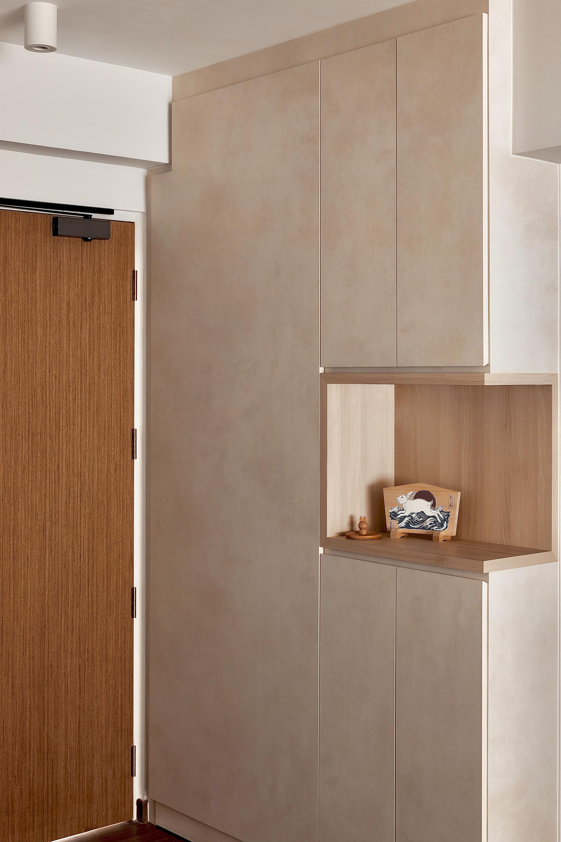 Scandinavian Entryway with Shoe Rack and Small Storage
