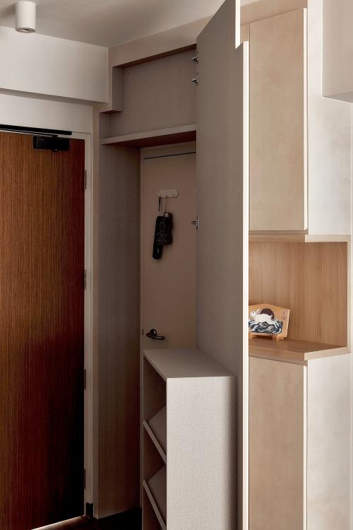 Scandinavian Entryway at Northshore Edge