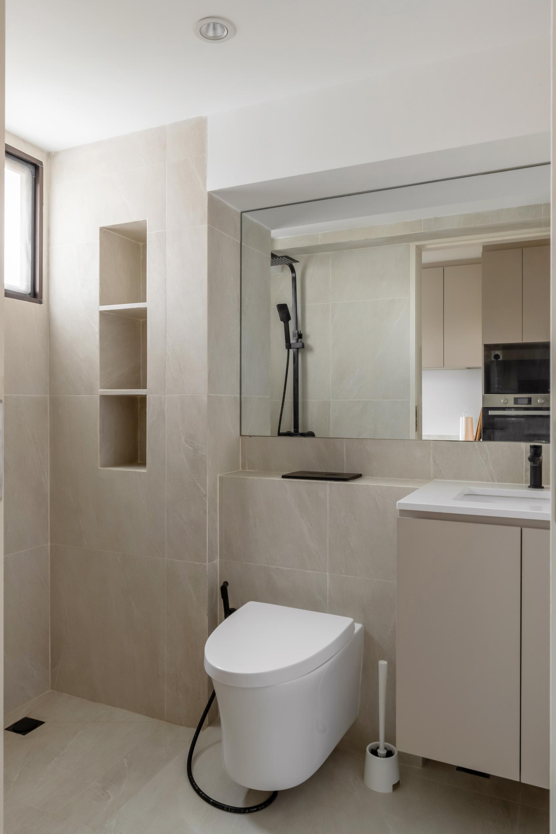 Contemporary Bathroom with Countertop and Homogeneous Tiles
