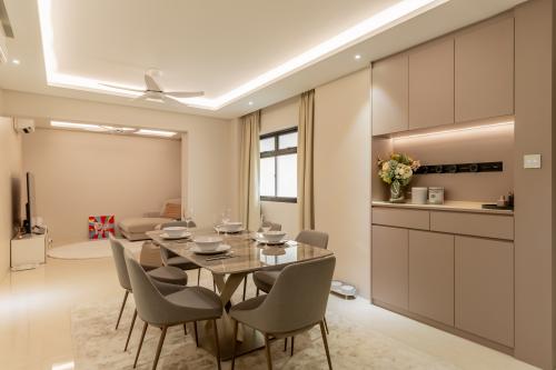 Contemporary Restaurant at Teck Ghee Vista