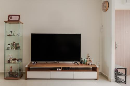 Scandinavian Living Room at 230 Simei Street