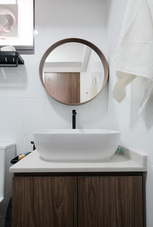 Scandinavian Bathroom at 208B Clementi