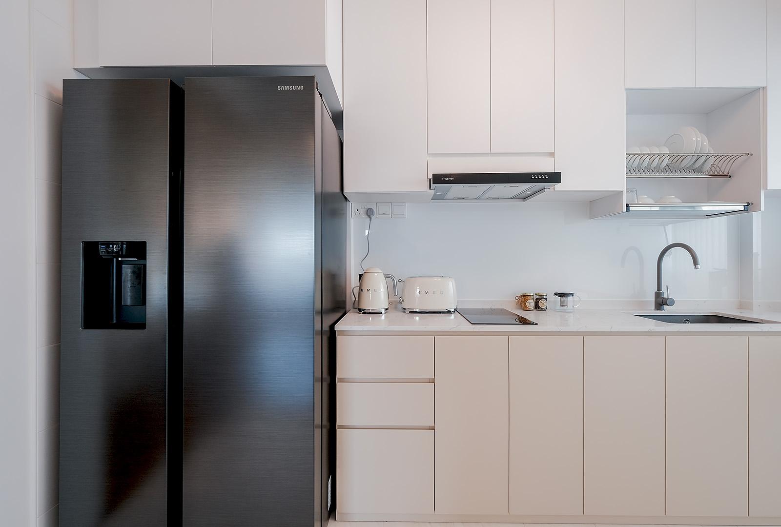Minimalist Kitchen with Kitchen Window and Mosaic