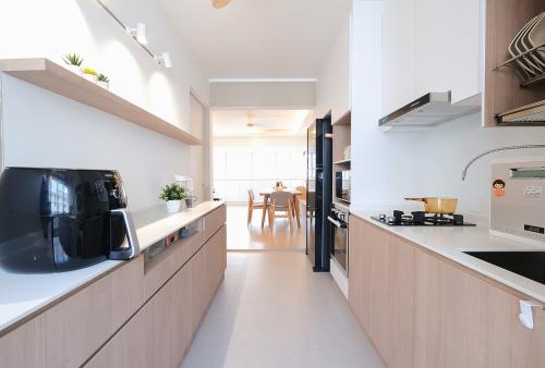 Scandinavian Kitchen at 533 Hougang Drive