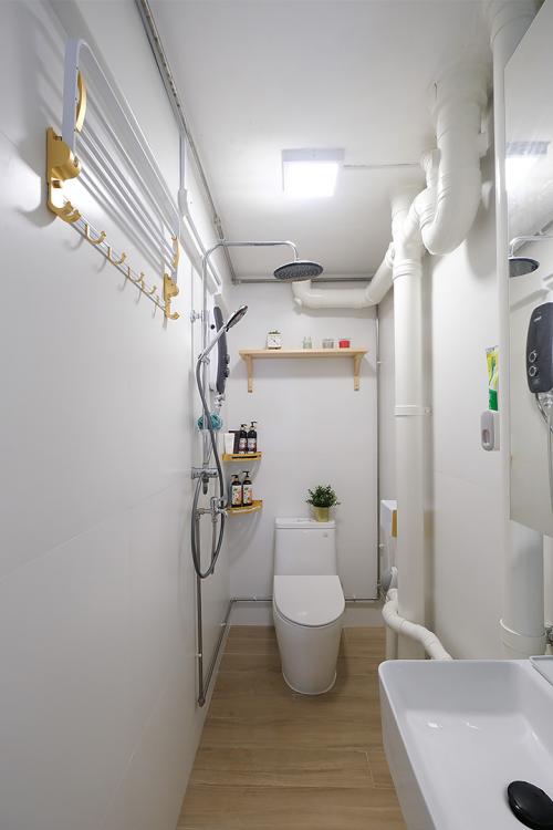 Scandinavian Bathroom at Jalan Klinik