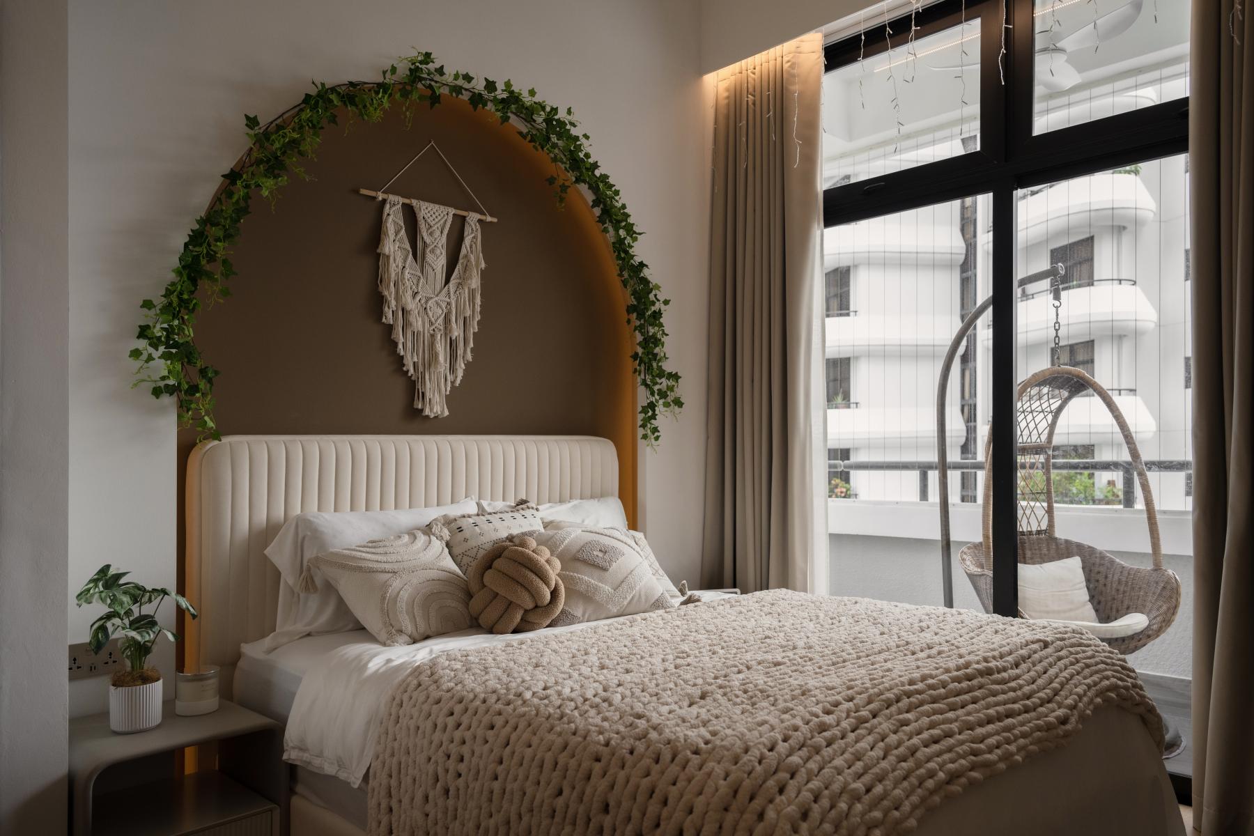 Contemporary Bedroom with Bedroom Dresser and Sideboard