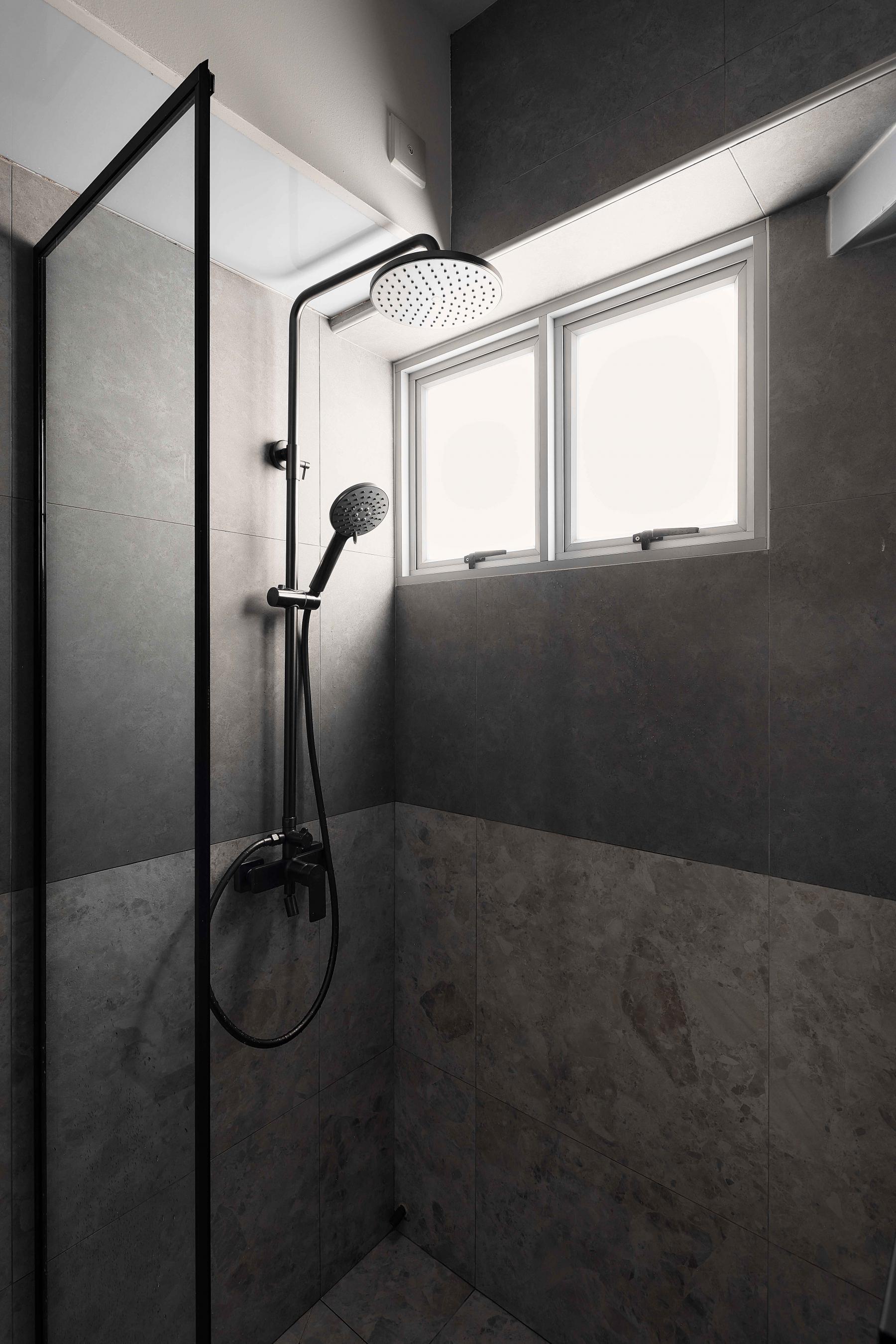 Scandinavian Bathroom with Mosaic and Rainshower