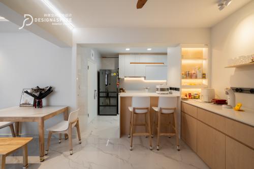 Modern Dining Room at Dakota Breeze