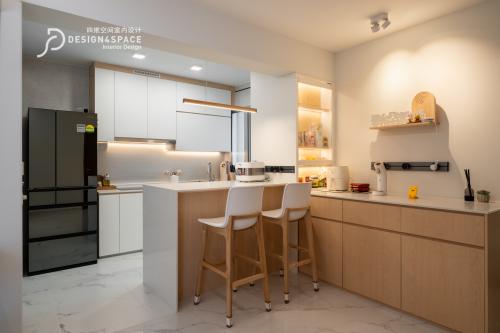 Modern Kitchen at Dakota Breeze