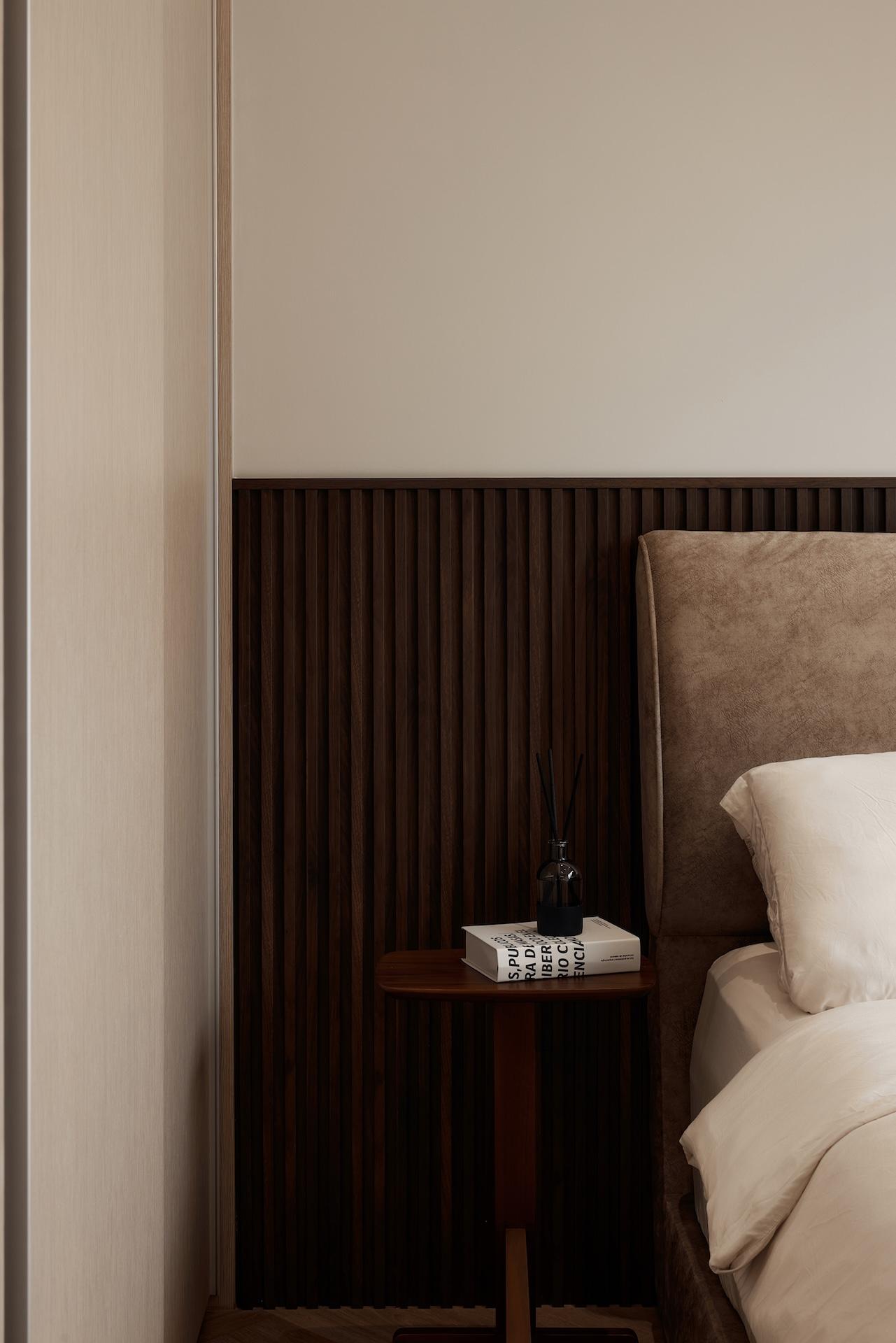 Modern Bedroom with Platform Bed and Wardrobe