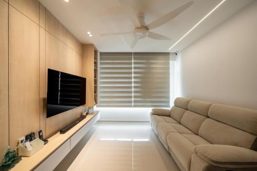 Contemporary Bedroom at Fernvale Crest