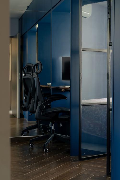 Contemporary Home Office at Bidadari Park Drive