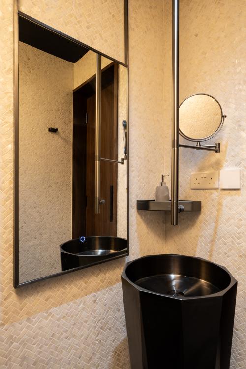 Modern Bathroom at Regency Park