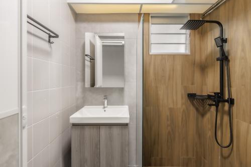 Modern Bathroom at 180B Rivervale Cresent